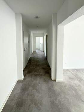 Bild 1 - 4 Zimmer Etagenwohnung zum Kaufen in Lottstetten