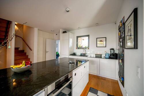 Wohnen-Essen-Küche (EG) - 7 Zimmer Doppelhaushälfte in Frankfurt am Main