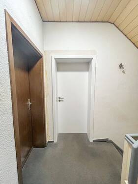 21 Hausflur OG - 