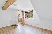 Schlafzimmer, DG - 