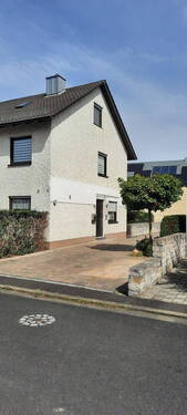 Bild 1 - Großzügiges Einfam. Haus mit viel Platz für die Familie