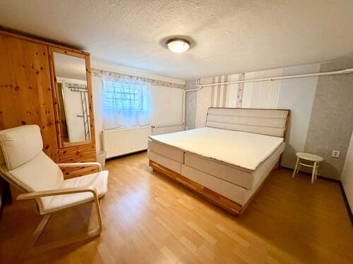 Schlafzimmer im UG - 