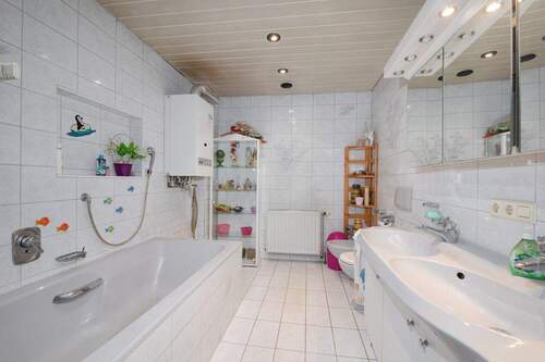 Badezimmer Hinterhaus - 