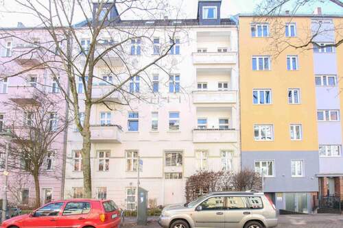 Gebäudeansicht - Charmante 2-Zimmer-Altbauwohnung mit großem Balkon im schönen Berlin-Steglitz