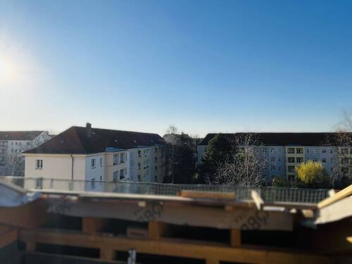 Blick nach Westen - 4 Zimmer Etagenwohnung zum Kaufen in Dresden
