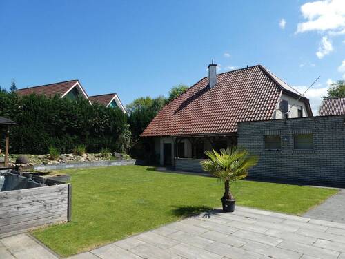 Gartenansicht - 5 Zimmer Einfamilienhaus zum Kaufen in Uelsen