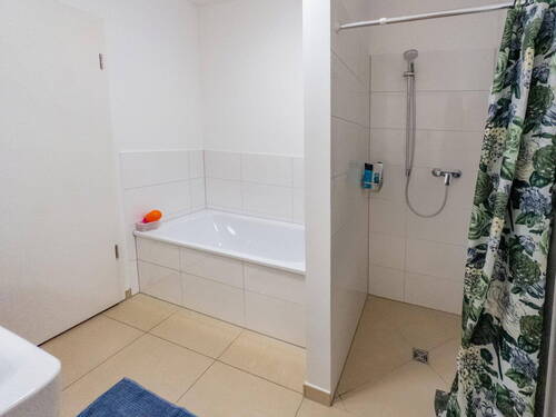 Badezimmer 1. OG - 