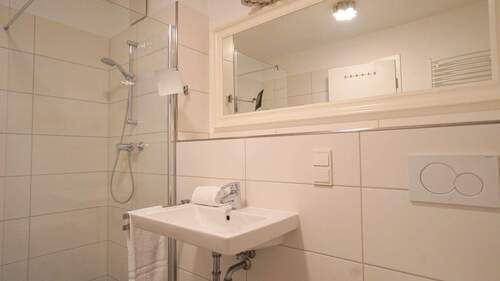 Ebenerdige Walk-in Dusche... - 