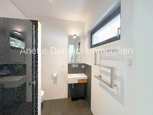 15.1 Badezimmer mit Dusche im. Erdgeschoss - 