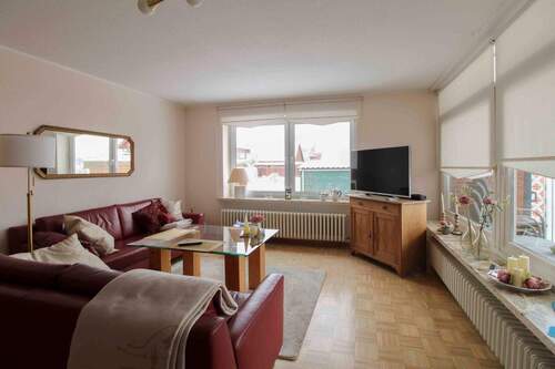 Wohnzimmer - 7 Zimmer Einfamilienhaus zum Kaufen in Obernkirchen