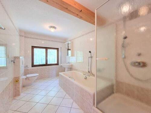 Bild 4 - Mehrfamilienhaus, Wohnhaus mit 300,00 m&sup2; in St. Blasien zum Kaufen