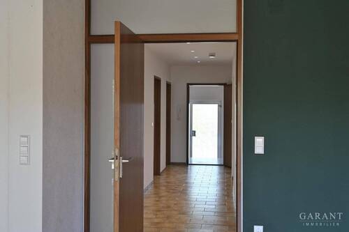 Blick vom Wohnzimmer bis zur Haustüre - 