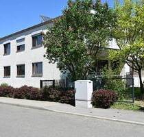 Ruhig am Ortrand von Fellbach-Schmiden gelegenes 2-Familienhaus mit ELW