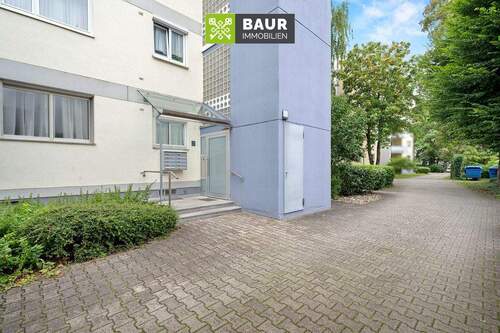 Hauseingang - 3 Zimmer Etagenwohnung zum Kaufen in Ulm