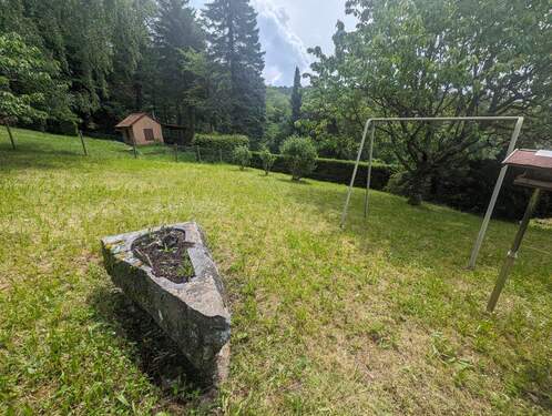 Spielwiese oben mit Schaukel - Grundstück in Remshalden