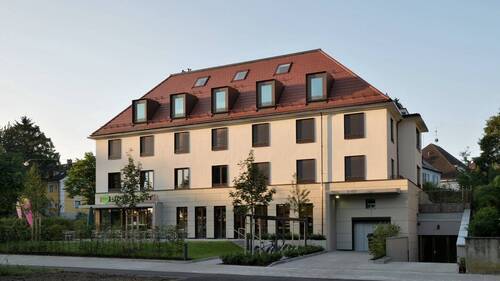 Bild 1 - Exzellente Lage, starke Perspektive: Wohn- und Geschäftshaus für Investoren