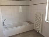 Bad Wanne und Handtuchtrockner - 3 Zimmer Etagenwohnung zur Miete in Markt Schwaben