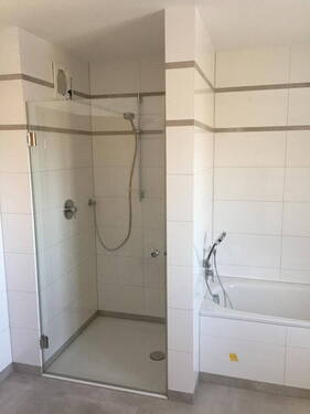 Bad separate Dusche - 3 Zimmer Etagenwohnung in Markt Schwaben