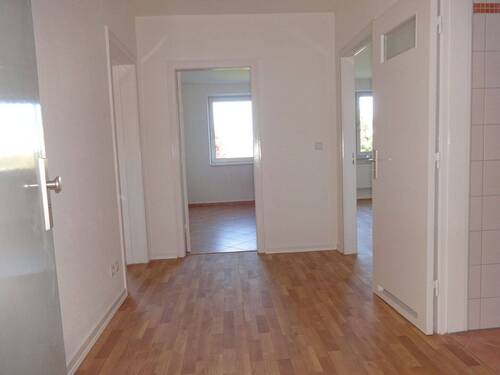 Flur - HH-Farmsen, 2-Zimmer Wohnung im 2.OG mit Balkon !! Bitte unsere Fragen beachten !!