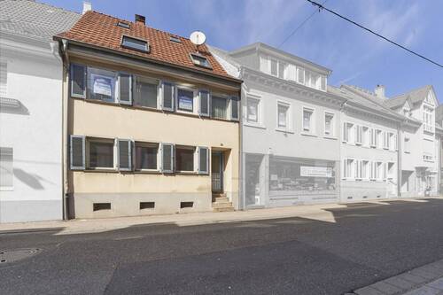 Aussen_2 - 7 Zimmer Mehrfamilienhaus, Wohnhaus in Waldkirch