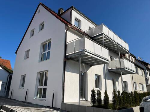 2000.jpg - +++FERTIGGESTELLT!!+++Energetisch TOP sanierte Wohnungen in einem 5-Familienhaus im Herzen von Denkendorf!