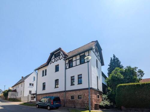 Haupthaus Eckansicht - 1 Zimmer Mehrfamilienhaus, Wohnhaus zum Kaufen in Geithain