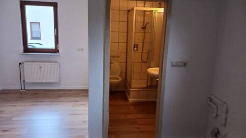 EG Whg. kl. Bad /Zimmer - 