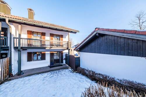 Außenansicht - Attraktive Doppelhaushälfte unweit vom Tegernsee in der Gemeinde Waakirchen