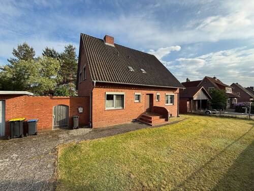 Hausansicht - *** Großzügiges Einfamilienhaus mit Vollkeller in Adendorf ***