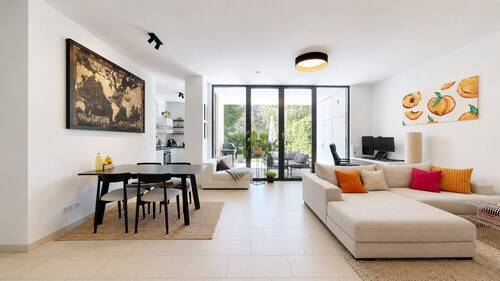 Wohnbereich Ansicht I - Helle, moderne Gartenwohnung mit Sonnenterrasse und Garagenstellplatz