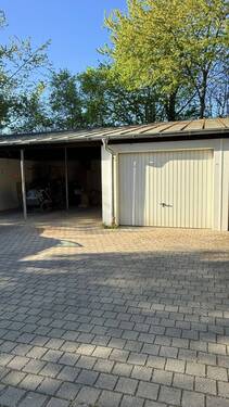 Garage, Carport und 2 Stellplätze.jpg - 