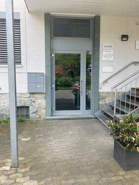 Überdachter Hauseingang - 6 Zimmer Büro zur Miete in Erwitte