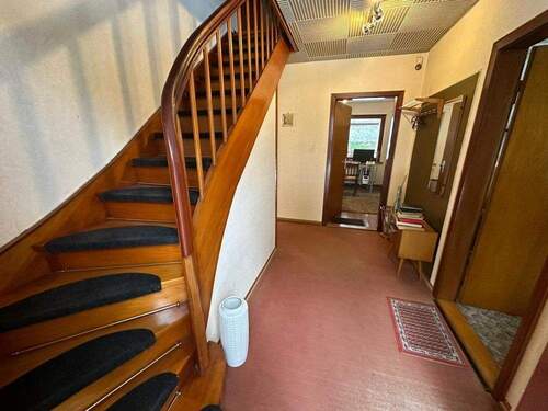 Eingangsbereich - Flur - 7 Zimmer Einfamilienhaus in Rhauderfehn