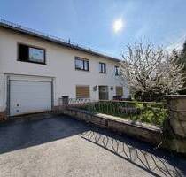 Mehrfamilienhaus in idyllischer Lage an der Röden - 3 Wohnungen, großer Garten & Garagen! - Neustadt bei Coburg Wildenheid