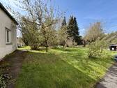 Nebengeäude und Garten - 