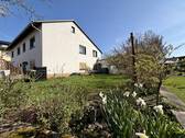 Garten mit Hausansicht - 