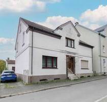 Ihr Projekt mit Potenzial - Geräumiges Zweifamilienhaus mit großem Grundstück in Bochum