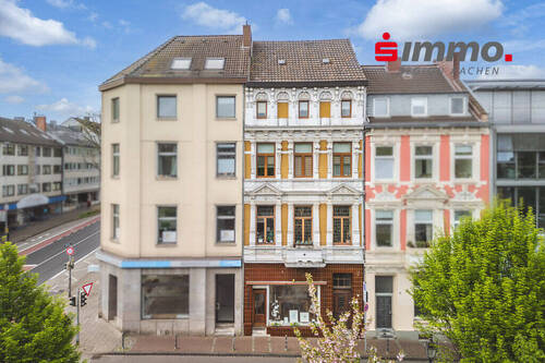 Bild 1 - Drei­fenster­haus als Denkmal im inneren Grabenring, in 300 Meter Entfernung zum Dom