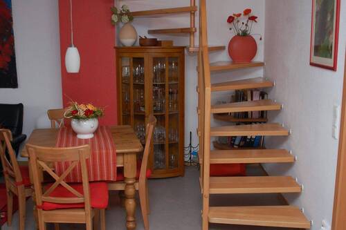 Treppenaufgang - 4 Zimmer Etagenwohnung in Neuwied