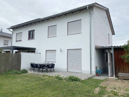 Ansicht - Moderne Doppelhaushälfte mit schönem Garten