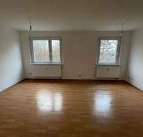 Ruhige Wohnungen im Grünen ?? - Katharinenweg 18, Apolda (30m²-80m²)
