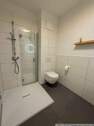 Bad mit Dusche - 