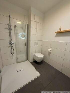 Bad mit Dusche - 