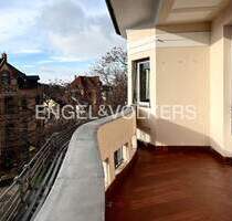 Formvollendet Wohnen in einer imposanten 8-Zimmer-Beletage mit Balkon . im denkmalgeschützten Unikat - Tübingen Innenstadt