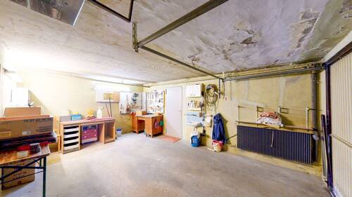 Garage - 