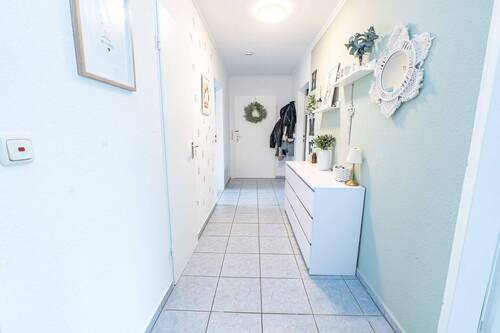 Flur - 3 Zimmer Etagenwohnung zur Miete in Drochtersen
