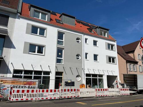 301.jpg - Wohn- und Geschäftshaus in zentraler Citylage von Stuttgart-Weilimdorf