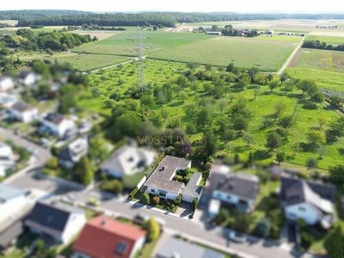 Bungalow_mit Umgebung und Natur - 
