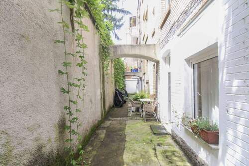 Gemeinsamer Hof - 1 Zimmer Einfamilienhaus zum Kaufen in Stuttgart