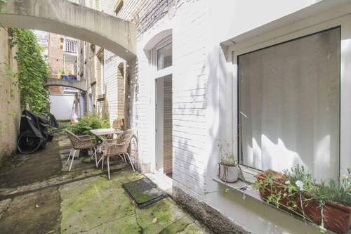 Gemeinsamer Hof - 1 Zimmer Einfamilienhaus in Stuttgart